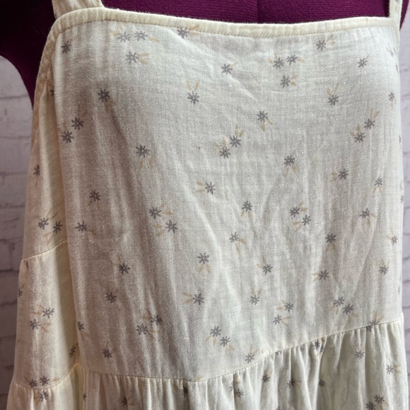 Rylee and cru size large cream colored tiered maxi dress - Picture 3 of 5